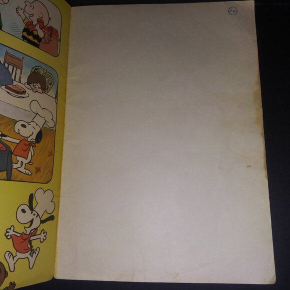 VTG A Charlie Brown Thanksgiving Paperback Book First Edition 1974-1975 - Picture 8 of 8